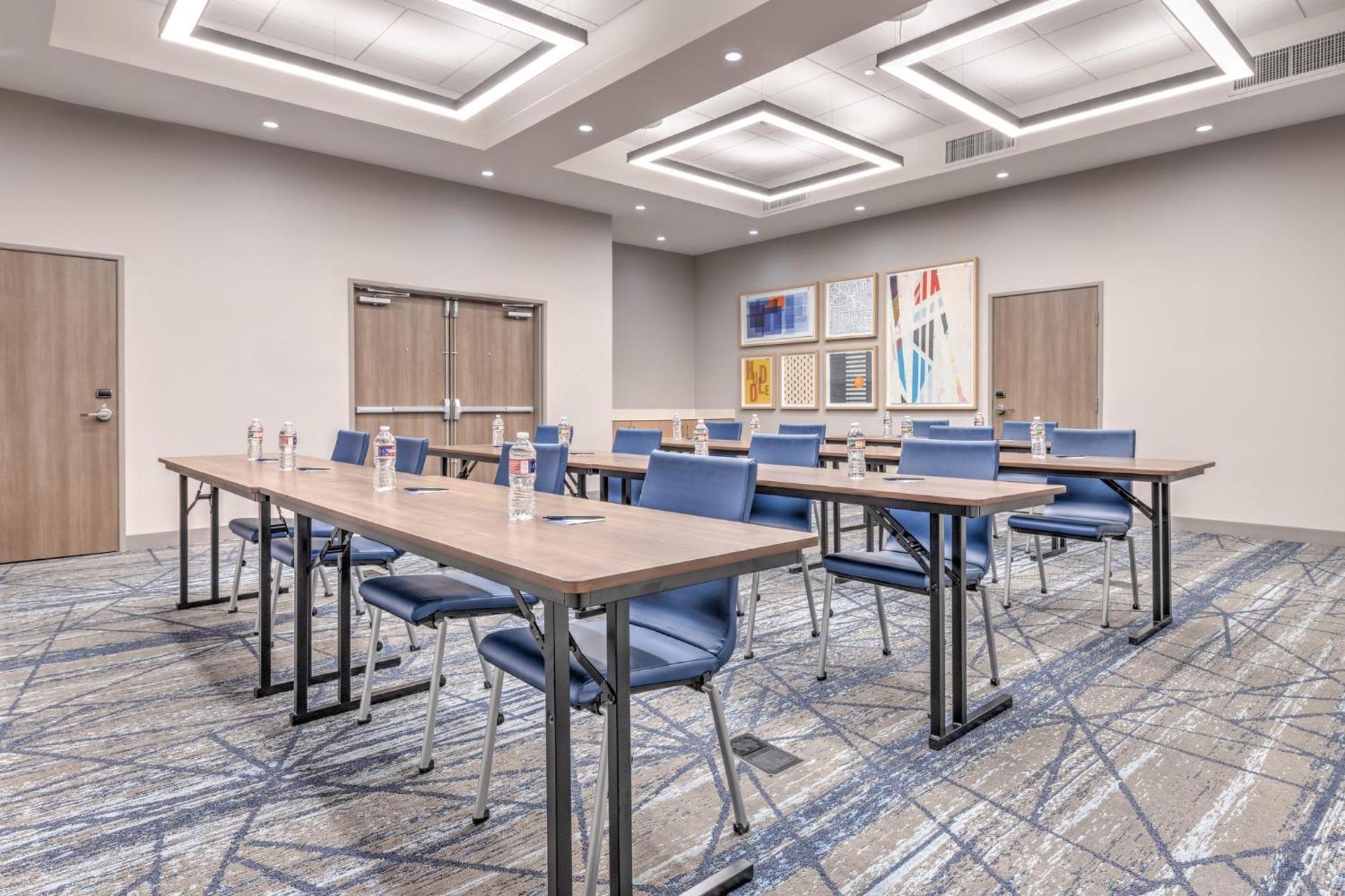 Holiday Inn Express & Suites Austin Airport East By Ihg Eksteriør billede