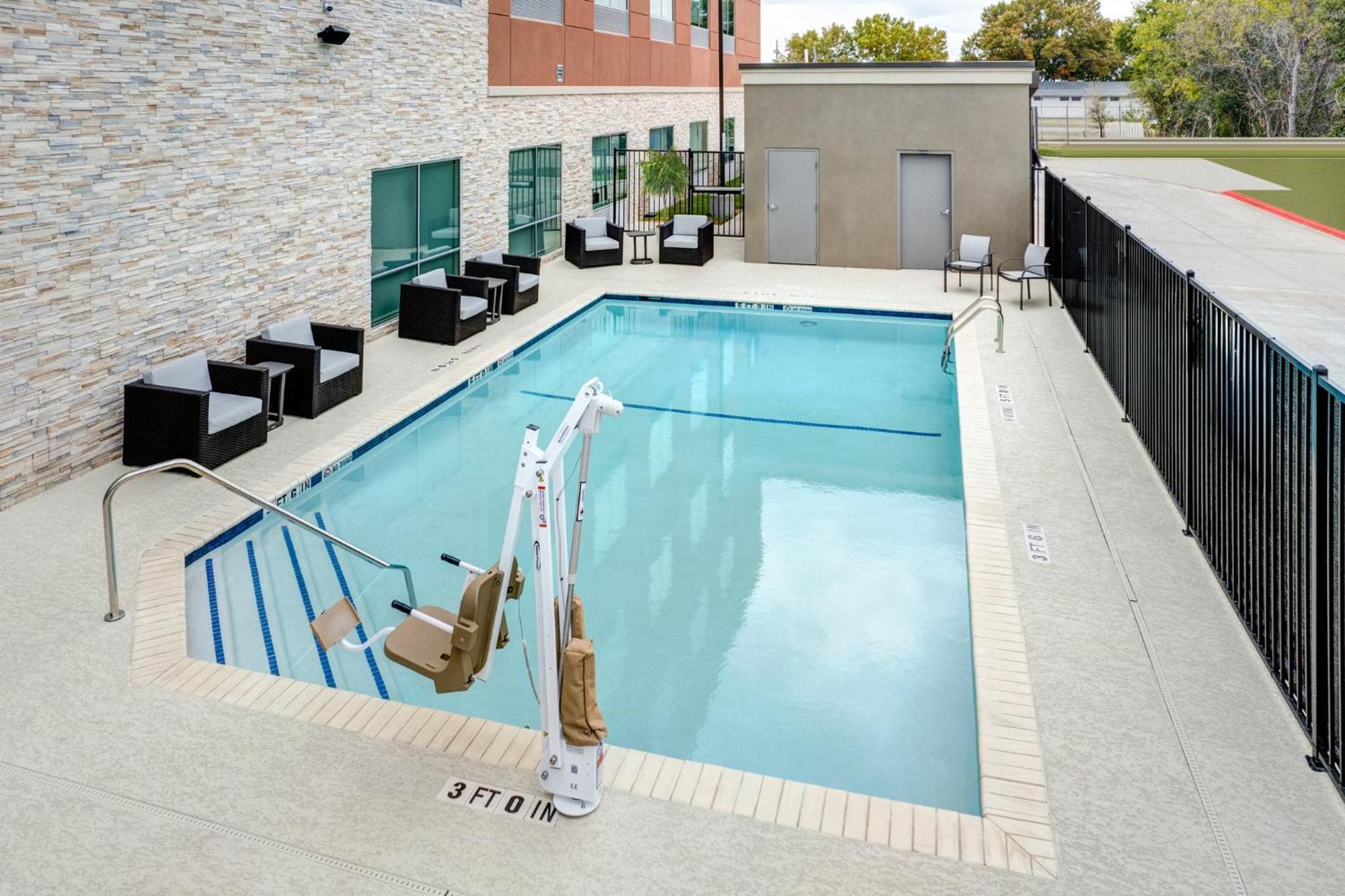 Holiday Inn Express & Suites Austin Airport East By Ihg Eksteriør billede