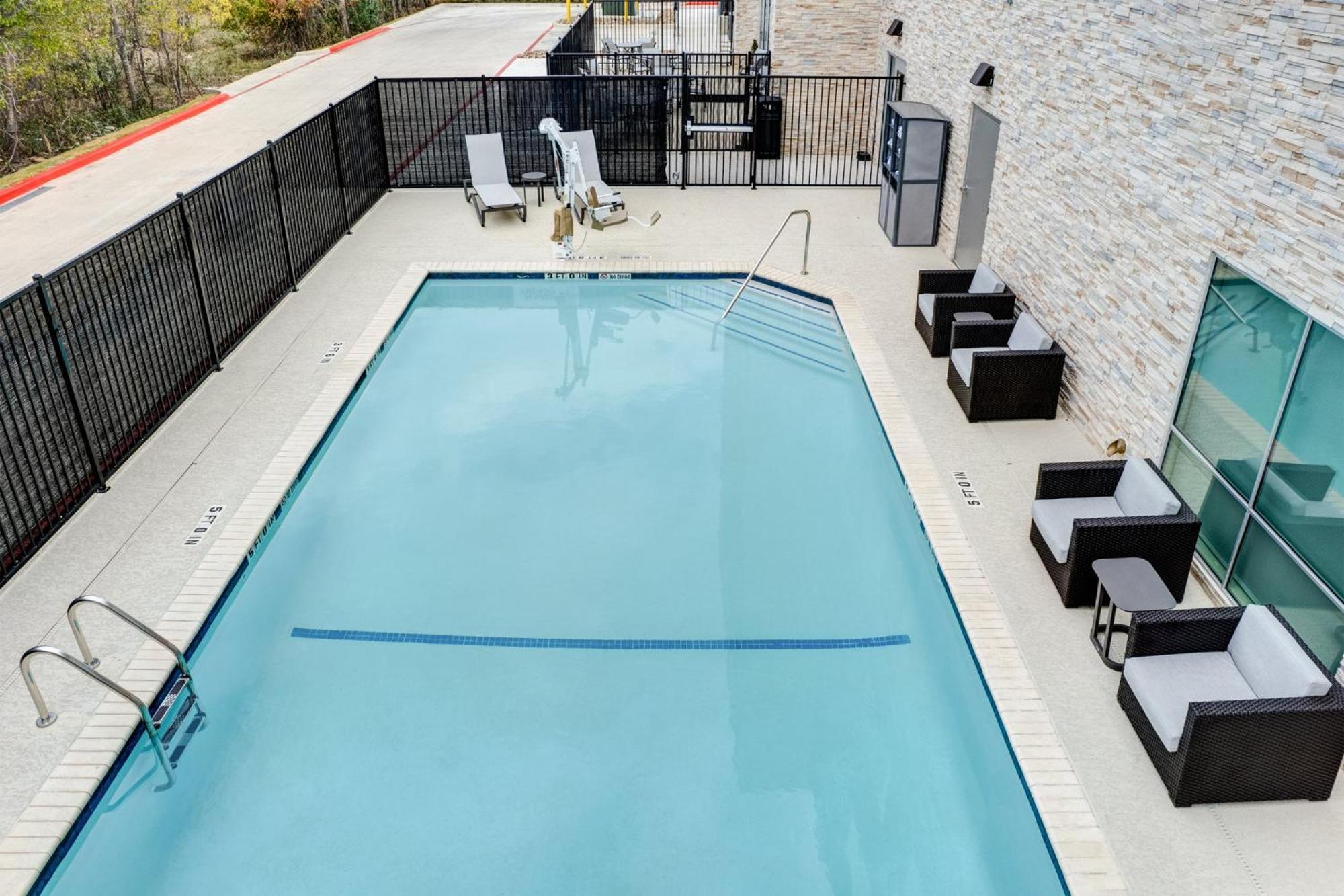 Holiday Inn Express & Suites Austin Airport East By Ihg Eksteriør billede