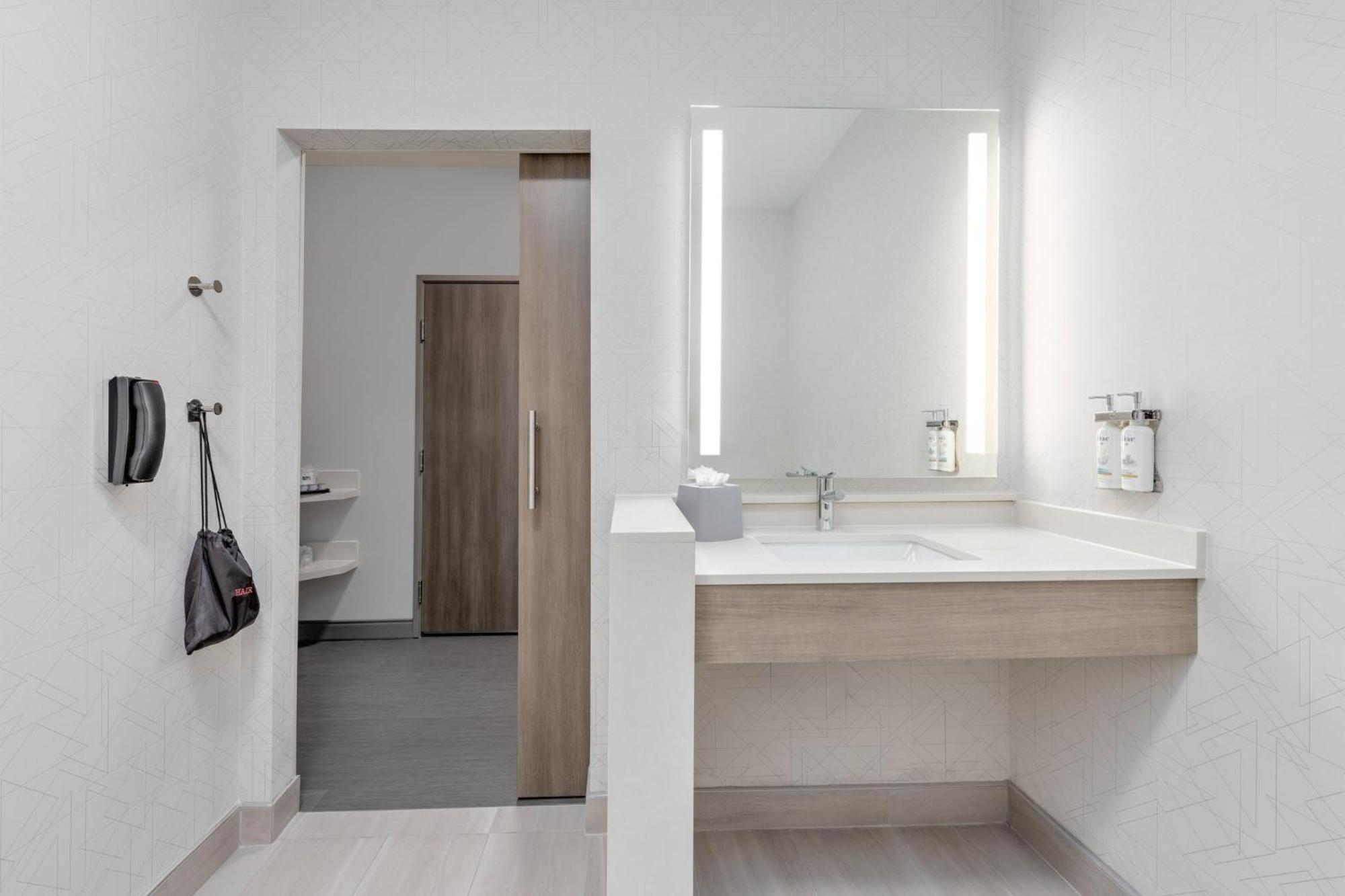 Holiday Inn Express & Suites Austin Airport East By Ihg Eksteriør billede